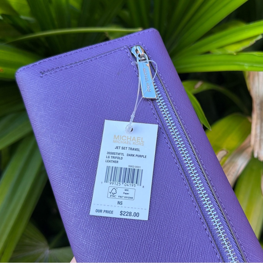 Michael Kors Jet Set Travel LG Trifold Wallet Purple - Picture 7 of 11